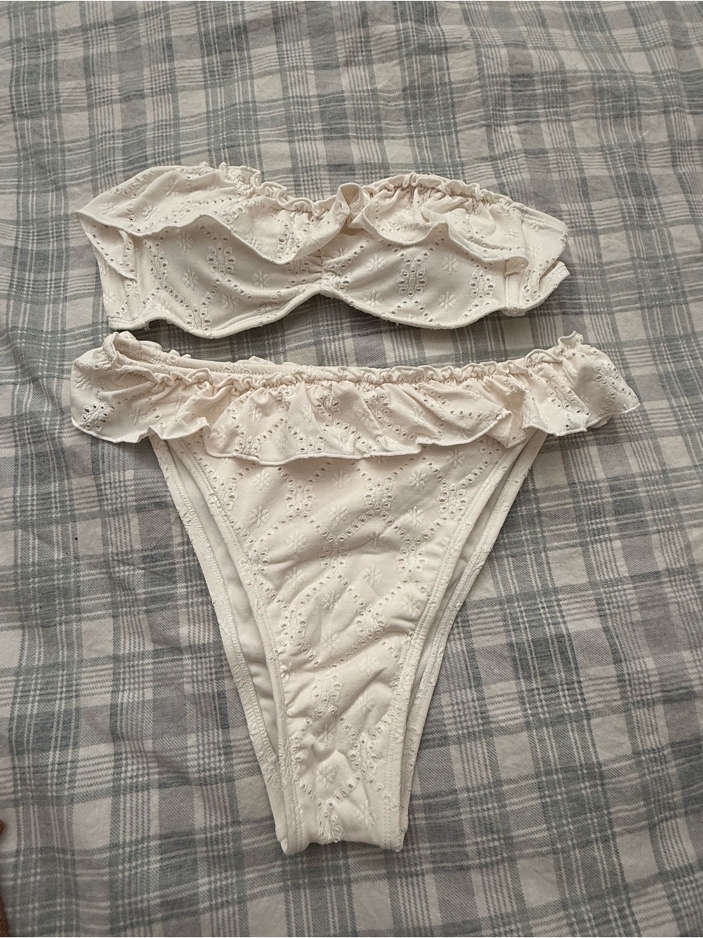 Women’s Ruffled Eyelet Bikini Set - Cream